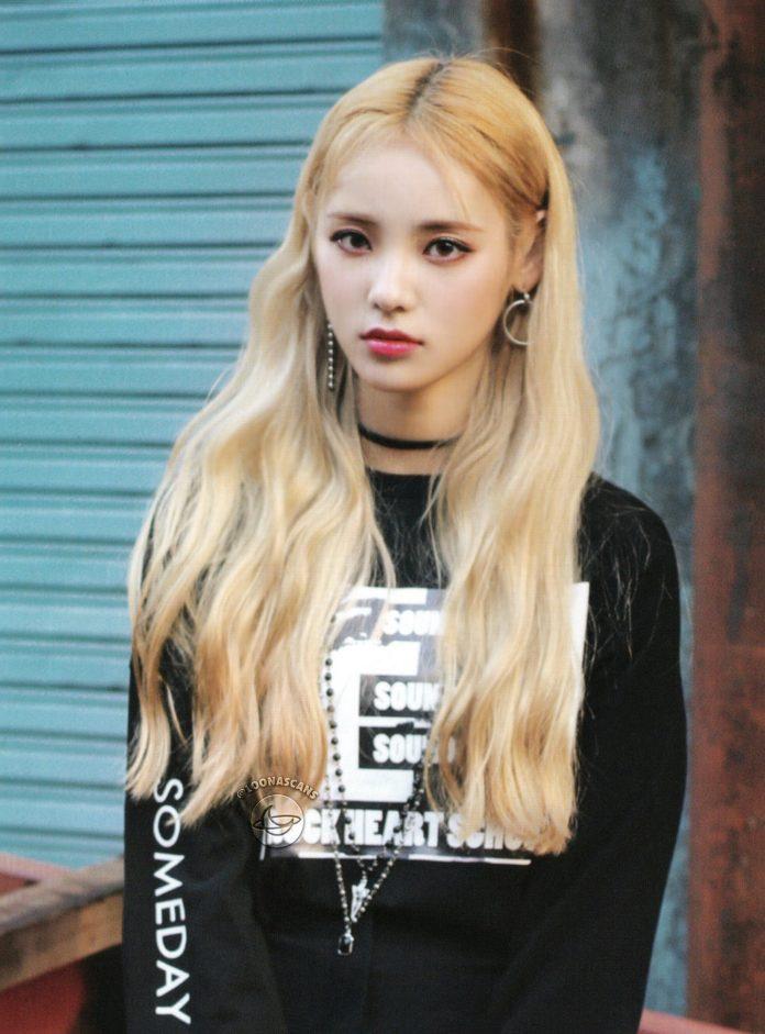 Jinsoul trông rất tuyệt với bất kỳ màu tóc nào, nhưng màu tóc vàng khiến nữ idol trông đặc biệt như thiên thần và rất thanh tao. (Nguồn: Internet)
