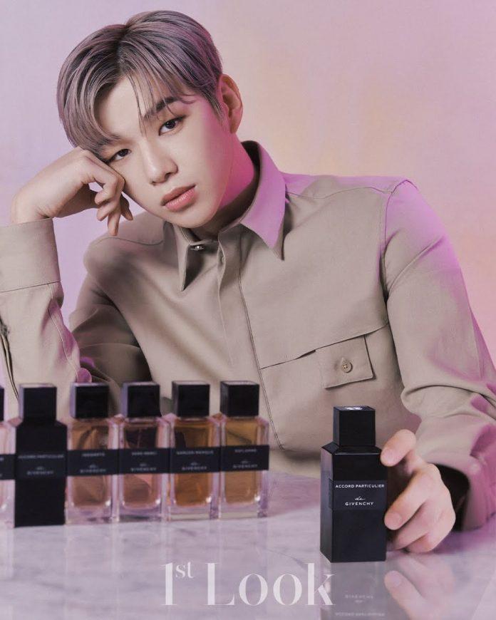 Kang Daniel chụp ảnh cùng nước hoa của Givenchy Beauty (Ảnh: Internet)