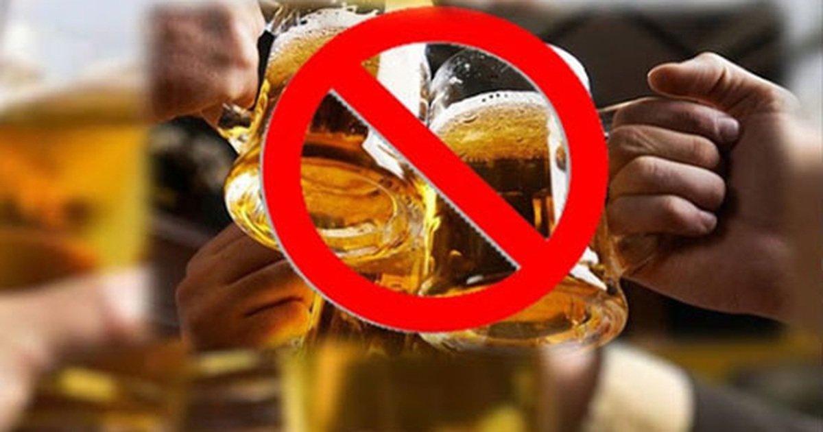 Hạn chế rượu bia, chất kích thích có thể giúp bạn giảm mụn ( Nguồn: internet)