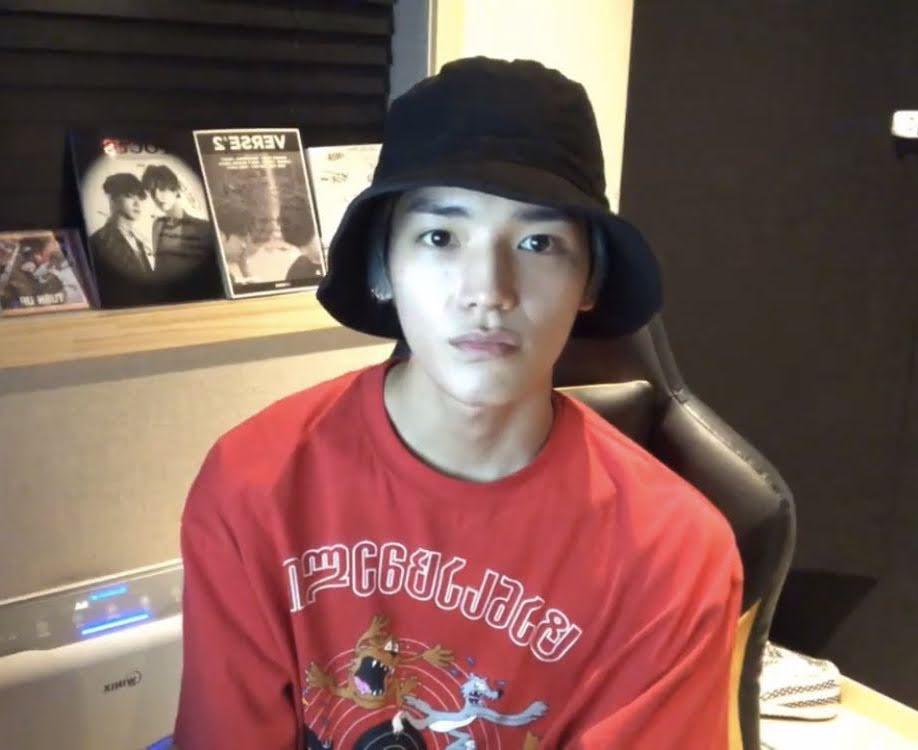 NCT Taeyong trong một buổi livestream cá nhân (Ảnh: Internet)