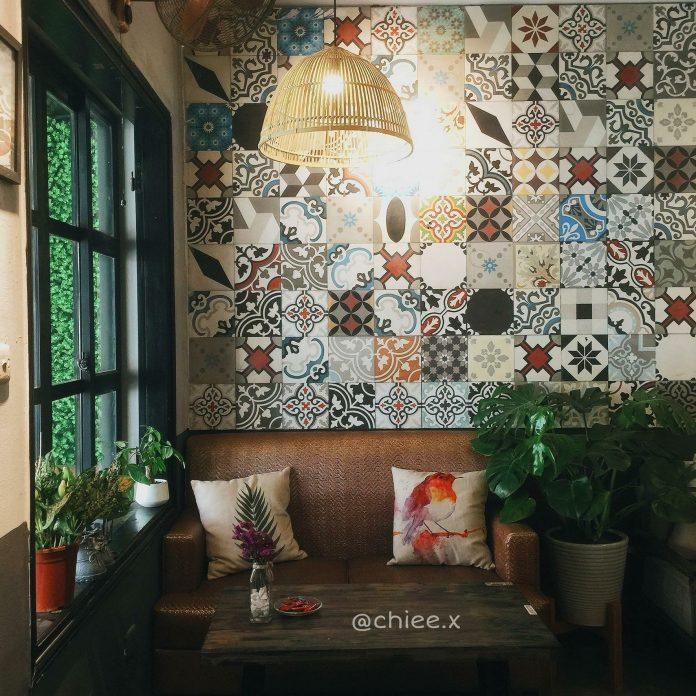 Không gian quán yên tĩnh, decor theo phong cách vintage. (Ảnh: Internet)