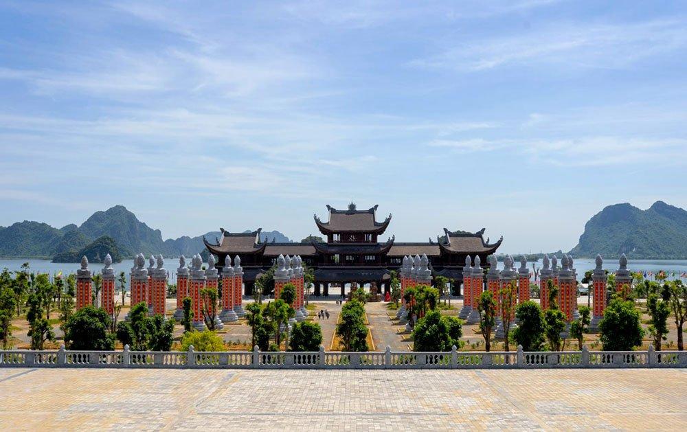 Vườn Kinh là công trình kiến ​​trúc hoành tráng gồm 99 cột đá khổng lồ. (Ảnh: Internet)