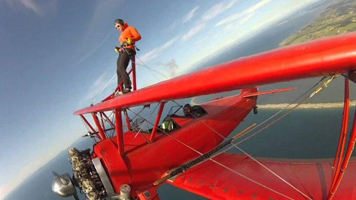 Wing Walking nơi các thành viên phải nhận hình phạt. ( Ảnh : Internet)