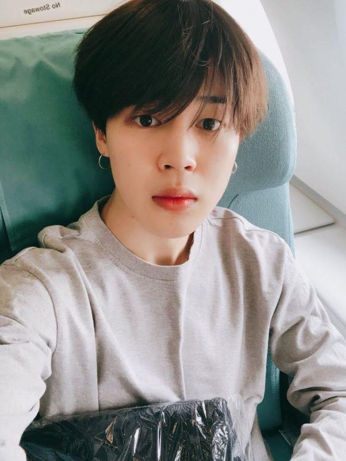 BTS Jimin chụp ảnh seo phi trên chuyến bay của mình (Ảnh: Internet)