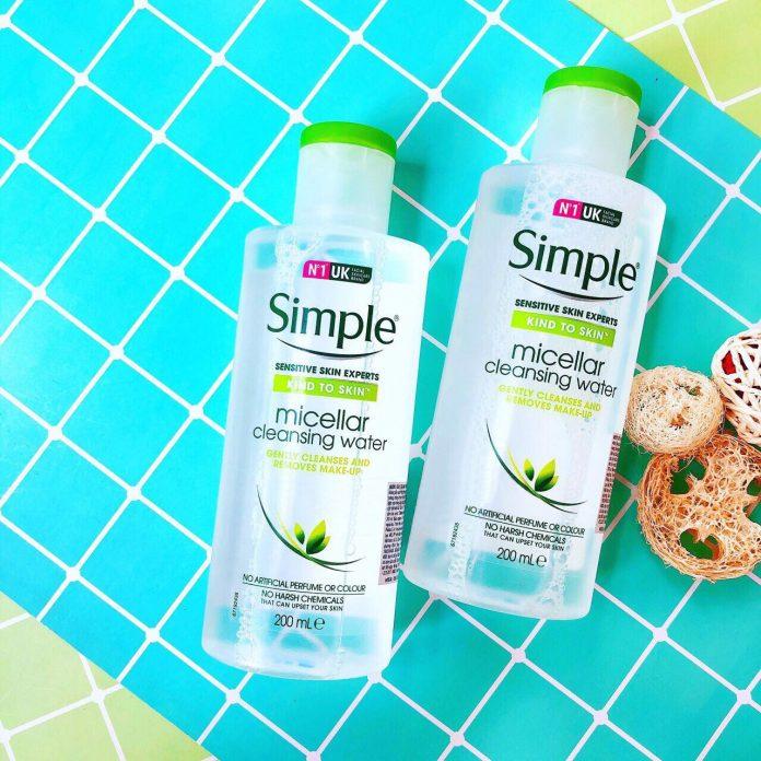 Simple Kind to Skin Micellar Cleansing Water chính là dòng nước tẩy trang thích hợp cho chị em sau khi sinh (Nguồn: Internet)