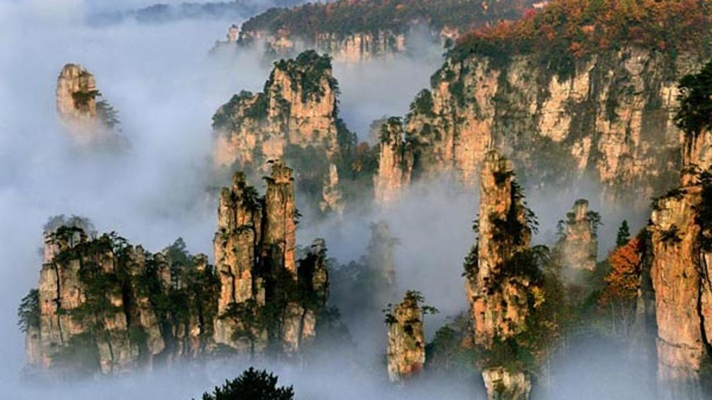 Những ngọn núi và cột đá đặc trưng đã trở thành thương hiệu của Công viên Trương Gia Giới (Ảnh: Internet).