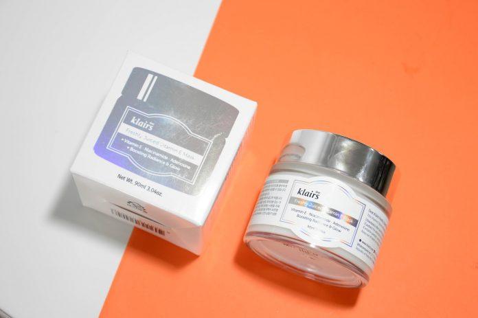 Dear Klairs Freshly Juiced Vitamin E có thiết kế dạng hũ khá xinh xắn và tiện lợi khi sử dụng (Nguồn: BlogAnChoi)