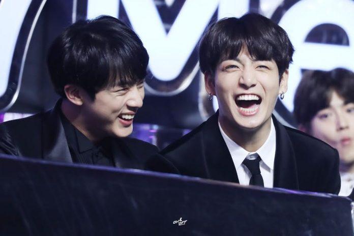 Jin với Jungkook thường xuyên "bày trò" đùa giỡn với nhau (Ảnh: Internet)