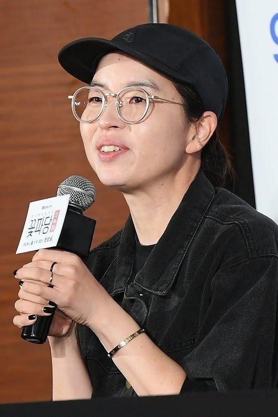 Sau Flower Crew: Joseon Marriage Agency, đạo diễn Kim Ga Ram đã cho thấy rằng, cô luôn có cách khiến cho những câu chuyện tình yêu trở nên độc đáo và thú vị. (Ảnh: Internet)