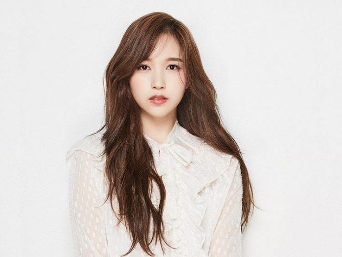 Mina (TWICE) thần tượng K-Pop được biết đến với thần thái "sang chảnh". (Nguồn: Internet)