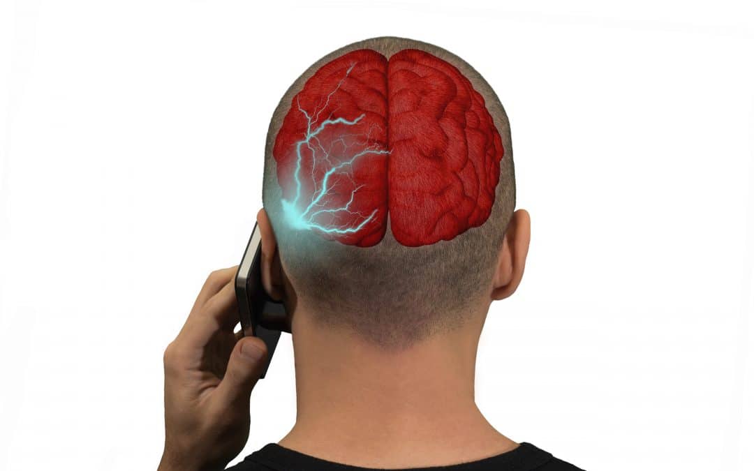 Điện thoại có thể thay đổi bộ não, dù chưa rõ điều đó có gây hại lâu dài hay không (Ảnh: Internet).