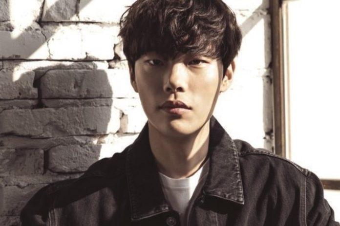 Ryu Jun Yeol xuất ngũ trước khi trở thành diễn viên. (Nguồn: Internet)