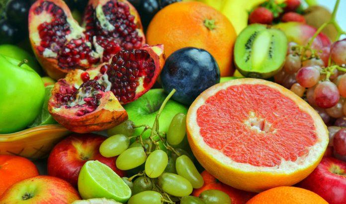 Bạn không nên ăn một số loại trái cây khi bụng đói. (Nguồn: Internet)