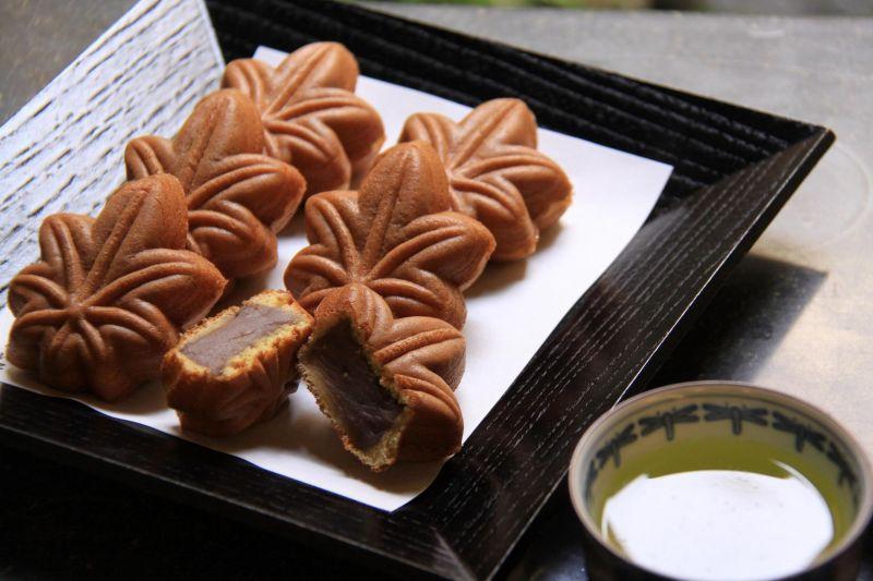 Momiji nghĩa là cây phong, nói lên hình dạng của bánh giống như chiếc lá phong (Ảnh: Internet).