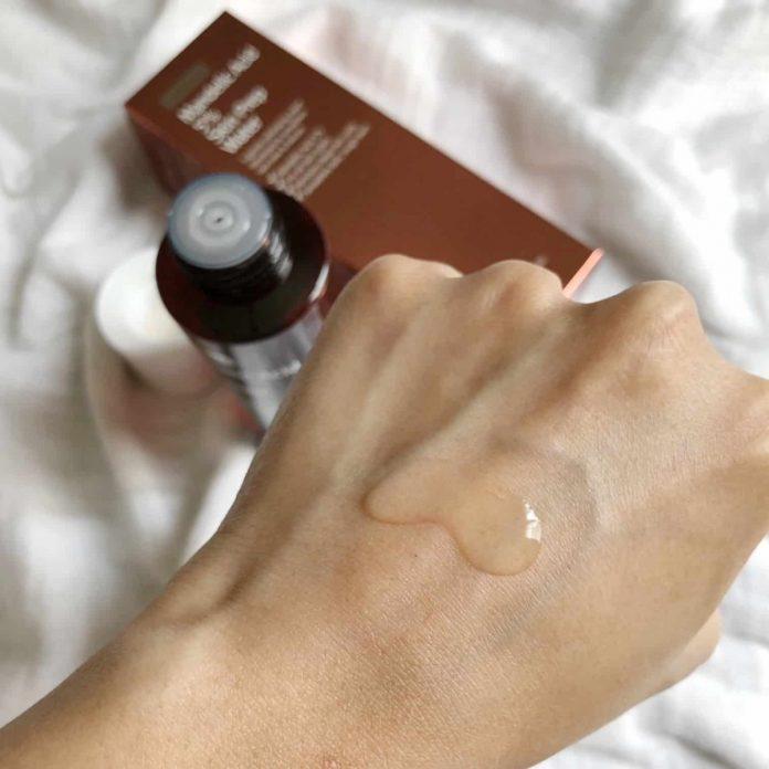 By Wishtrend Mandelic Acid 5% Skin Prep Water có kết cấu dạng lỏng, thấm nhanh trên da (Nguồn: Internet)