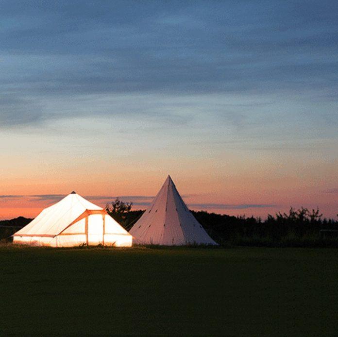 Một khu lều trại tại Hygge Circles Ugakei với hình tròn chủ đạo (Ảnh: Internet).
