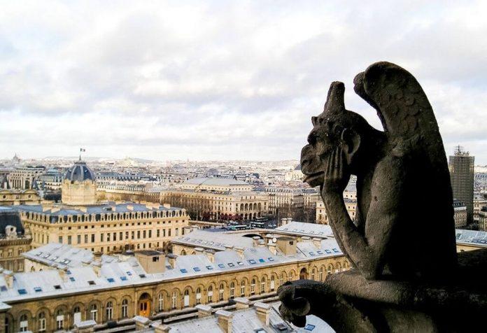 Một góc nhìn từ Nhà Thờ Đức Bà bao quát thành phố Paris (Ảnh: Internet).
