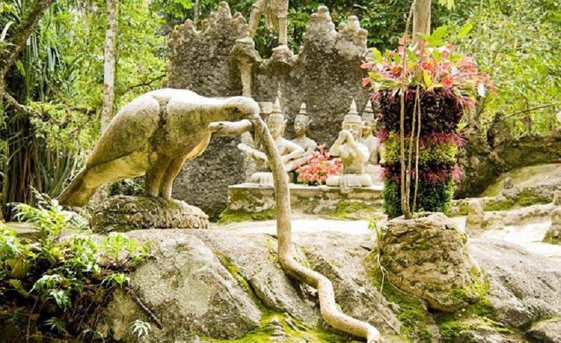Tượng chim và rắn trong Vườn Phép Thuật Tarnim (Ảnh: Internet).