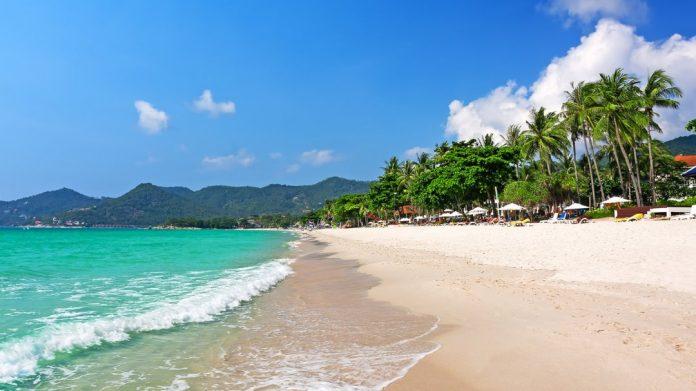 Chaweng là bãi biển đẹp nổi tiếng trên đảo Koh Samui (Ảnh: Internet).