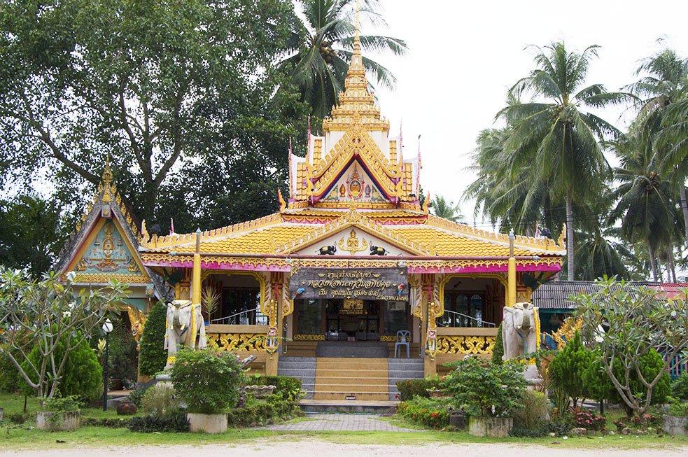 Đền Wat Kiri Wongkaram trên đảo Koh Samui (Ảnh: Internet).