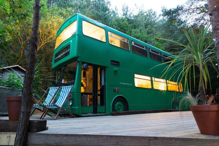Xe buýt hai tầng quá rộng rãi và thoải mái để nghỉ dưỡng! (Ảnh: Internet).