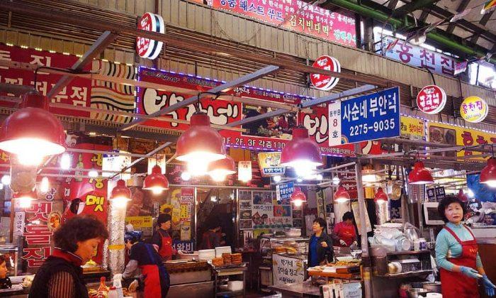 Hãy đến thăm chợ Gwangjang để thử những món kimbap ngon tuyệt cú mèo bạn nhé! (Ảnh: Internet).