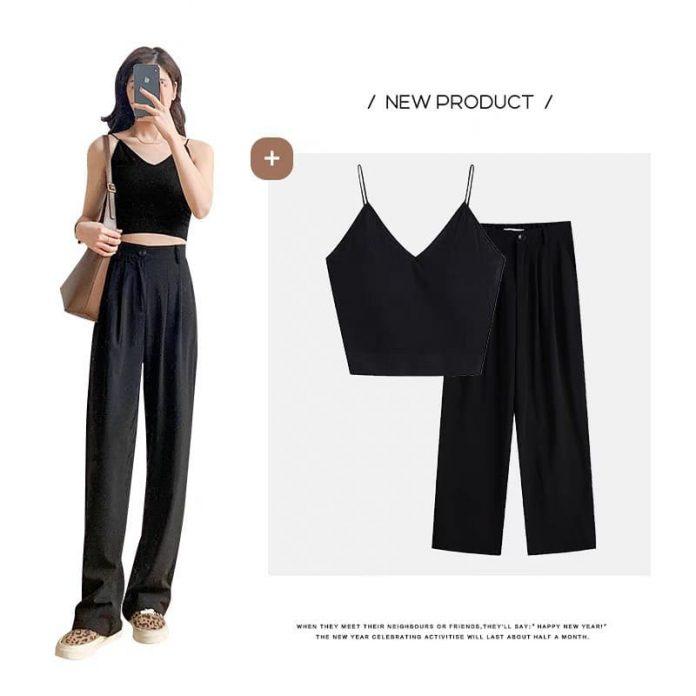 Cả set đồ đen nổi bật kèm túi bản to (Nguồn: Internet) Cả set đồ đen nổi bật kèm túi bản to (Nguồn: Internet)