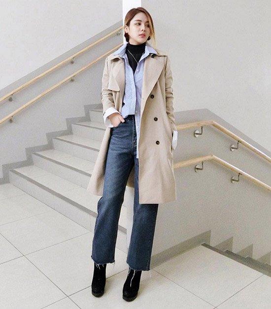 Phối thêm áo cổ lọ và sơ mi thêm phần cá tính(Nguồn: Internet) Phối thêm áo cổ lọ và sơ mi thêm phần cá tính(Nguồn: Internet)