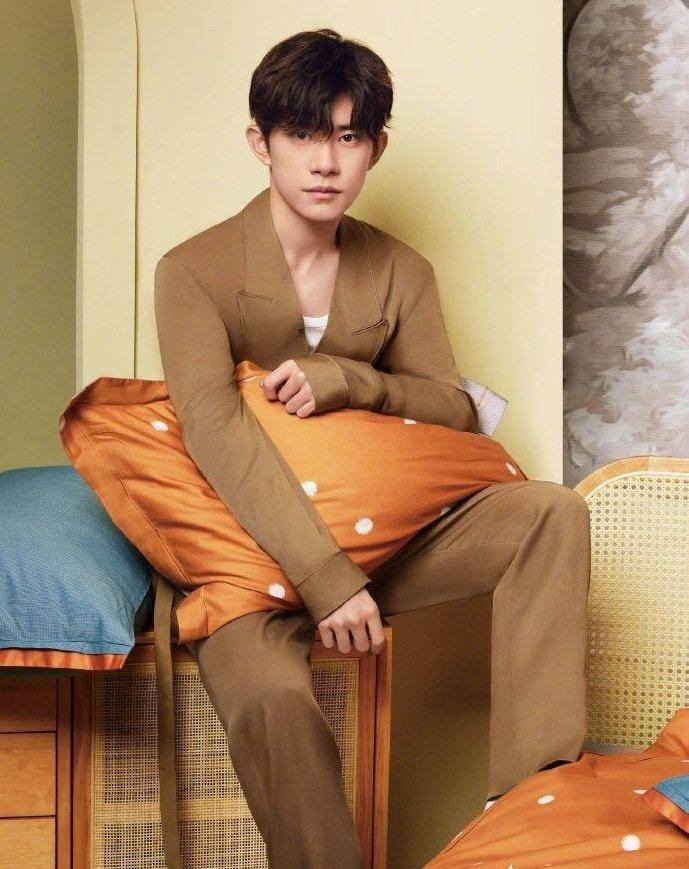 Dịch Dương Thiên Tỷ (Jackson) là thành viên TFBOYS đầu tiên góp mặt trong danh sách. (Nguồn: Internet)