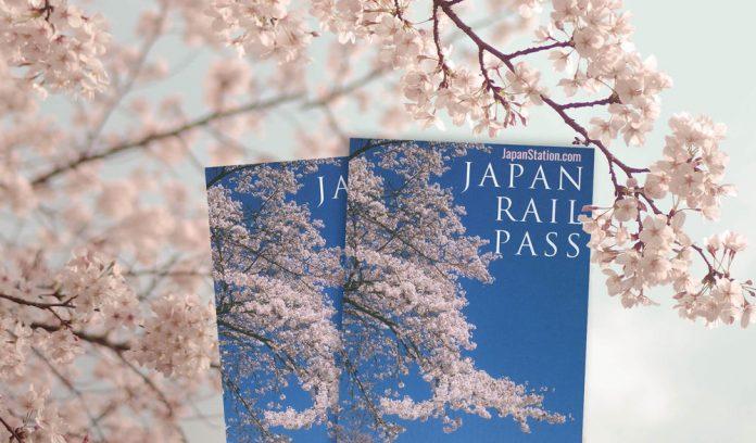 JR Pass có thể coi là loại thẻ thông hành rất tiện dụng với các du khách nước ngoài khi đến thăm Nhật Bản (Ảnh: Internet).