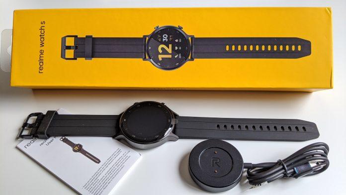 Mở hộp smartwatch của hãng Realm nào (Ảnh: Internet).