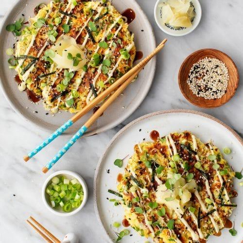 Okonomiyaki nhìn rất giống bánh xèo của Việt Nam (Ảnh: Internet).