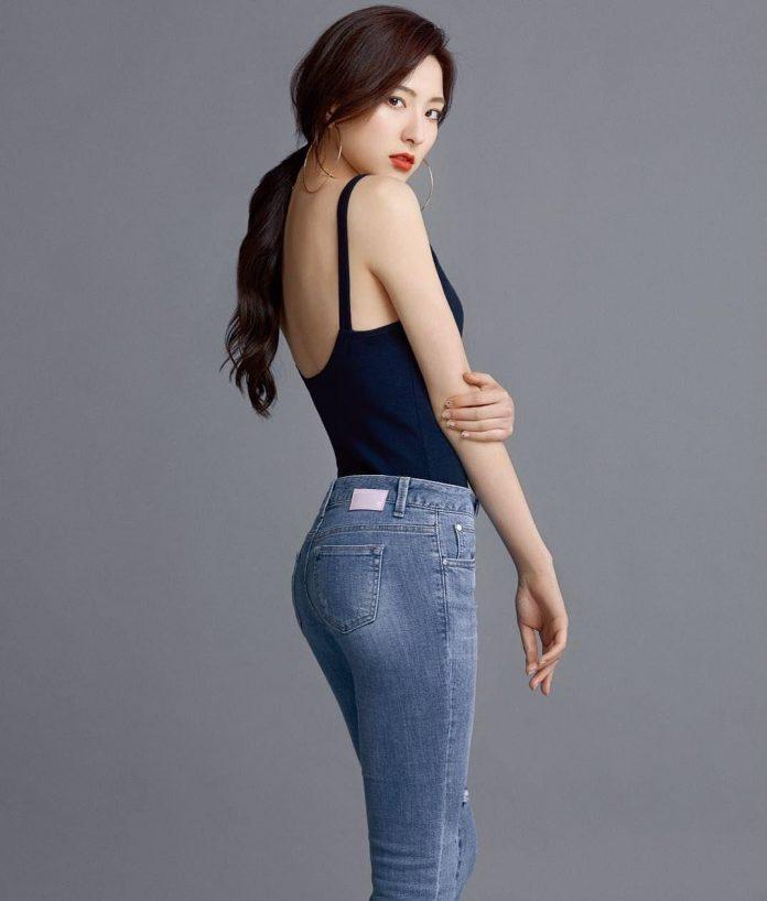 Eunseo là thành viên cao nhất trong đội hình các cô gái WJSN (Cosmic Girls) với chiều cao 1m71 và thân hình quyến rũ. (Nguồn: Internet)