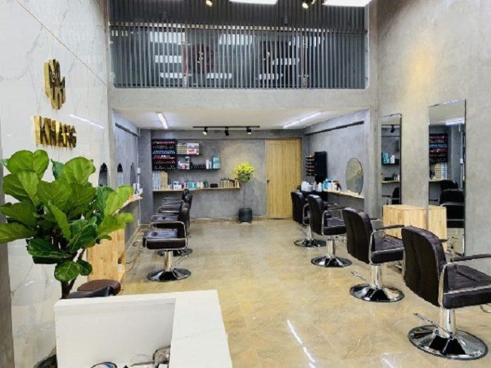 Bên trong Khang Hair Salon được trang trí một cách đơn giản (Ảnh: Internet)