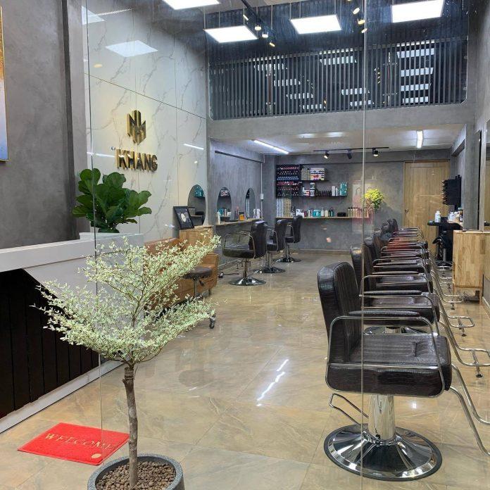 Bên trong Khang Hair Salon được trang trí một cách đơn giản (Ảnh: Internet)