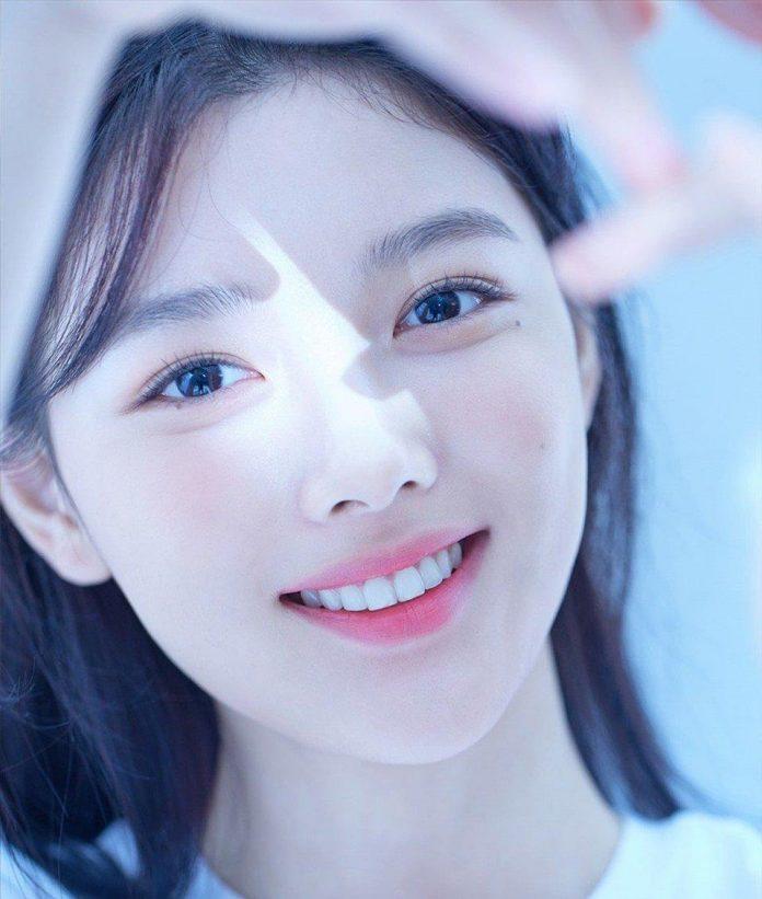 Kim Yoo Jung vừa xinh đẹp vừa tài năng (Nguồn ảnh: Internet).