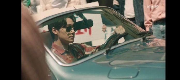Lee Do Hyun lái chiếc xe cổ (Nguồn: Internet)