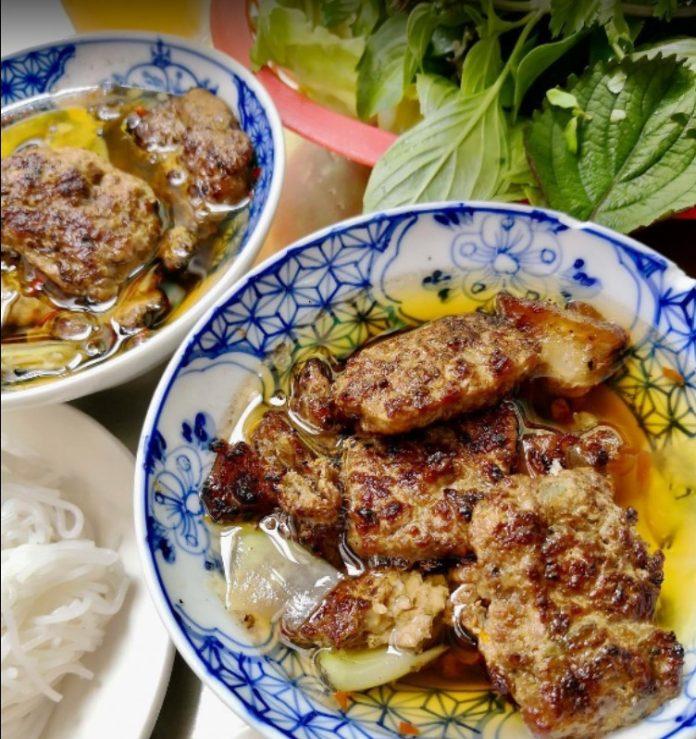 Đồ ăn tại Bún Chả Ánh Hồng Hà Nội (Nguồn: Internet) Đồ ăn tại Bún Chả Ánh Hồng Hà Nội (Nguồn: Internet)