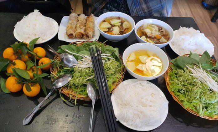 Đồ ăn tại Bún chả Phố Cổ (Nguồn: Internet) Đồ ăn tại Bún chả Phố Cổ (Nguồn: Internet)