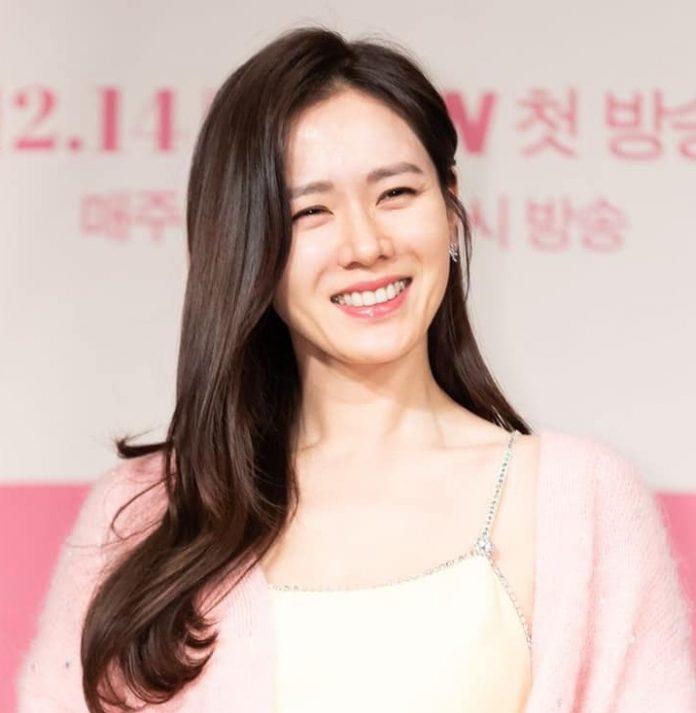 Son Ye Jin sở hữu nụ cười thánh thiện cùng đôi mắt cười đặc trưng (Nguồn ảnh: Internet).