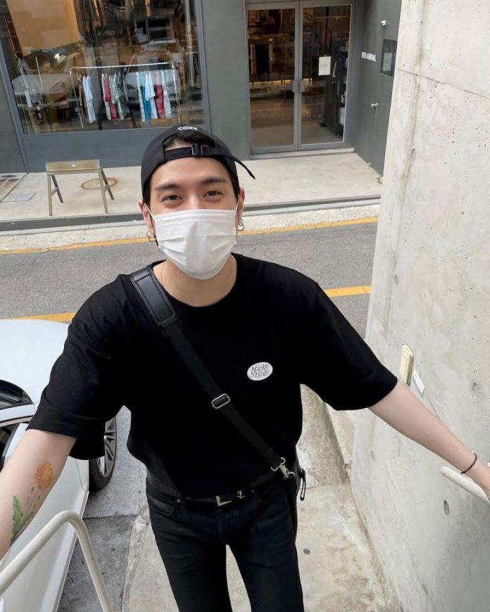 Yugyeom (GOT7) là một trong những thần tượng KPOP hiếm hoi sở hữu hình xăm trên cơ thể. (Nguồn: Internet) Yugyeom (GOT7) là một trong những thần tượng KPOP hiếm hoi sở hữu hình xăm trên cơ thể. (Nguồn: Internet)