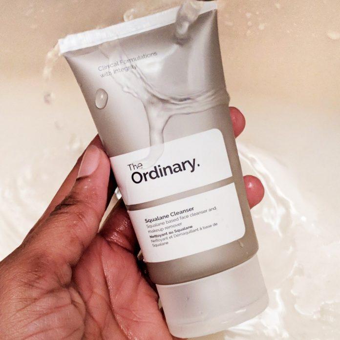 The Ordinary Squalane Cleanser có thiết kế khá đơn giản (Nguồn: Internet)