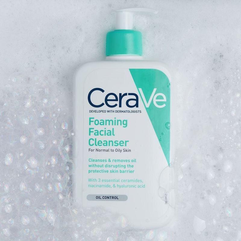 Sữa rửa mặt CeraVe Foaming Facial Cleanser giúp hỗ trợ quá trình trị mụn (Nguồn: Internet)