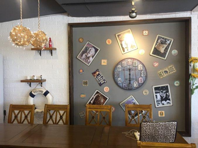 Không gian trẻ trung xinh xắn bên trong quán Cafe Daibang (Ảnh: Internet).