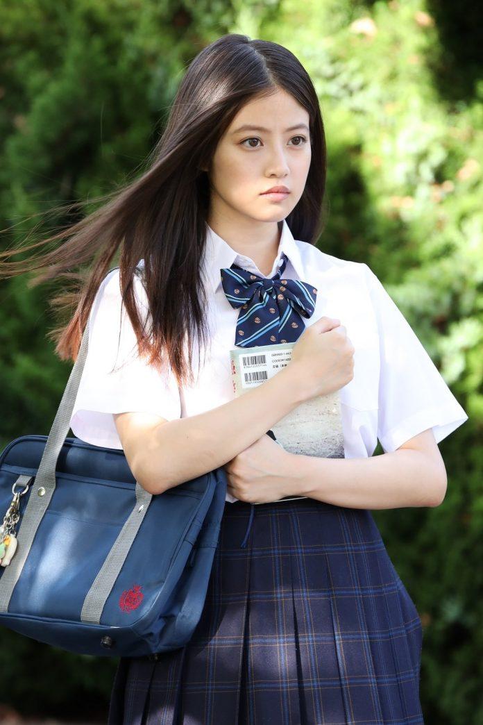 "Quốc bảo nhan sắc" nước Nhật Imada Mio đứng top 3 cao nhất danh sách 10 nữ diễn viên mặc đồng phục học sinh đẹp nhất với 536 phiếu bình chọn của fans. (Nguồn: Internet)