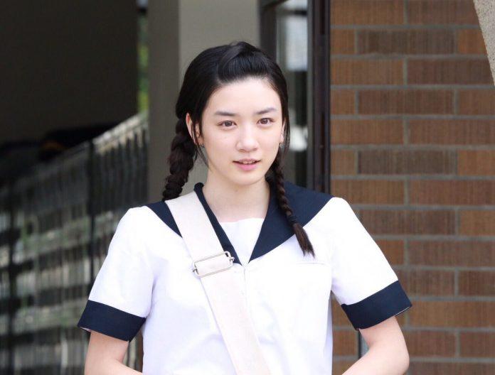 "Mỹ nhân khóc đẹp nhất Nhật Bản" Nagano Mei lại bị nhiều đàn em vượt mặt trong danh sách 10 nữ diễn viên mặc đồng phục học sinh đẹp nhất Nhật Bản ở vị trí thứ 9 với 96 phiếu bình chọn từ fans. (Nguồn: Internet)