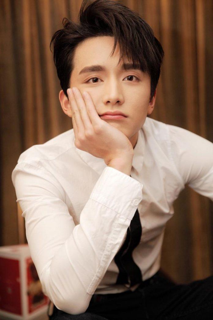 Thành tích học tập ấn tượng của Trương Tân Thành khiến fans ngưỡng mộ. (Nguồn: Internet)