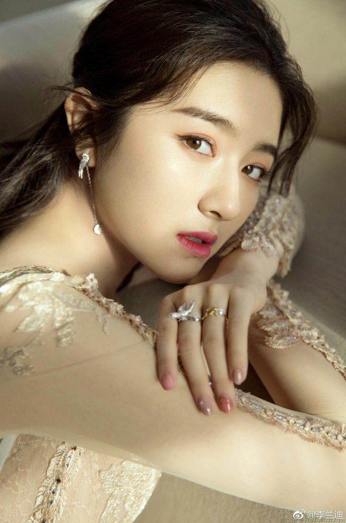 Thành tích học tập ấn tượng của Lý Lan Địch khiến fans ngưỡng mộ. (Nguồn: Internet)