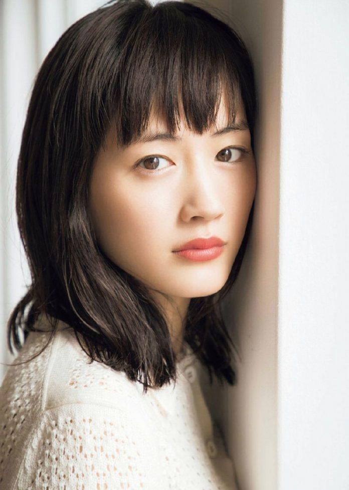 Ayase Haruka đứng hạng 3 trong BXH những người đẹp có góc nghiêng cực phẩm nhất làng giải trí xứ Phù Tang với 224 bình chọn từ khán giả. Nữ diễn viên sinh năm 1985, hiện nay đã 36 tuổi. (Nguồn: Internet)