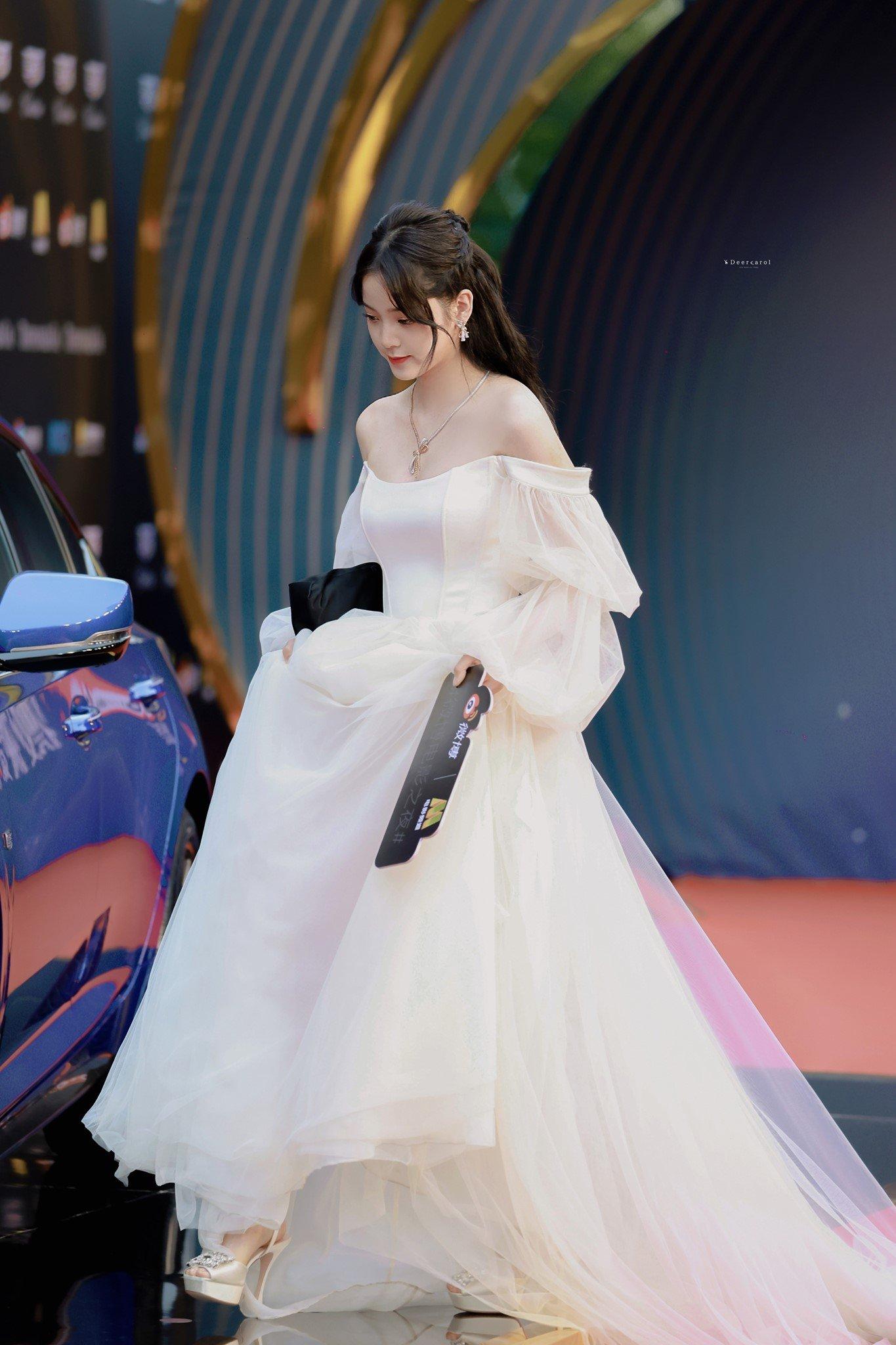 Hình ảnh của công chúa Cello tại Đêm hội Điện ảnh Weibo (Ảnh: Internet).